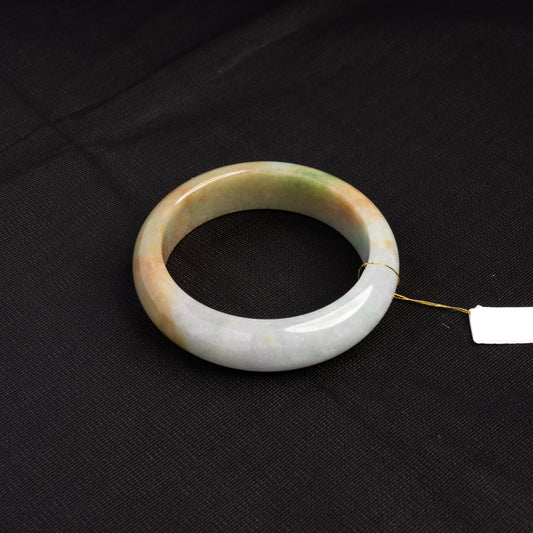 Yellow Green Jade Bangle